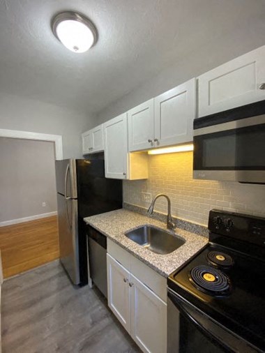 1,3 Cedar Street 1 Bed Apartment for Rent Photo Gallery 1